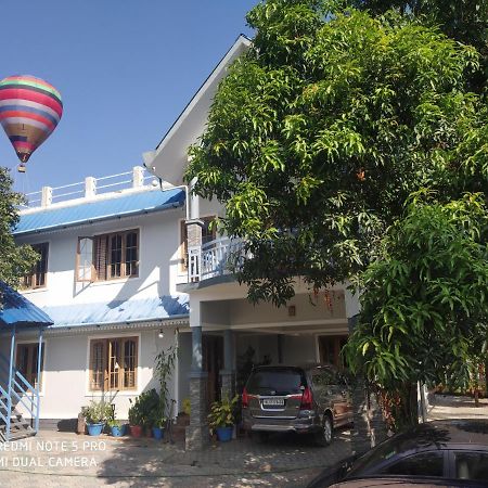 Munnar Blue Mist Bed & Breakfast Dış mekan fotoğraf