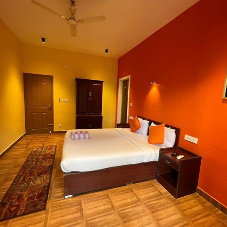 Munnar Blue Mist Bed & Breakfast Dış mekan fotoğraf