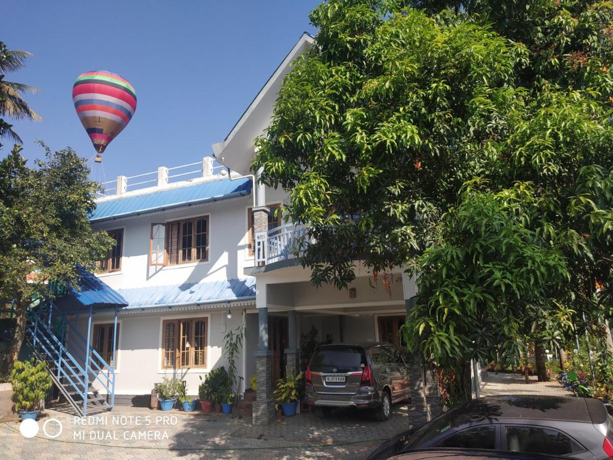 Munnar Blue Mist Bed & Breakfast Dış mekan fotoğraf