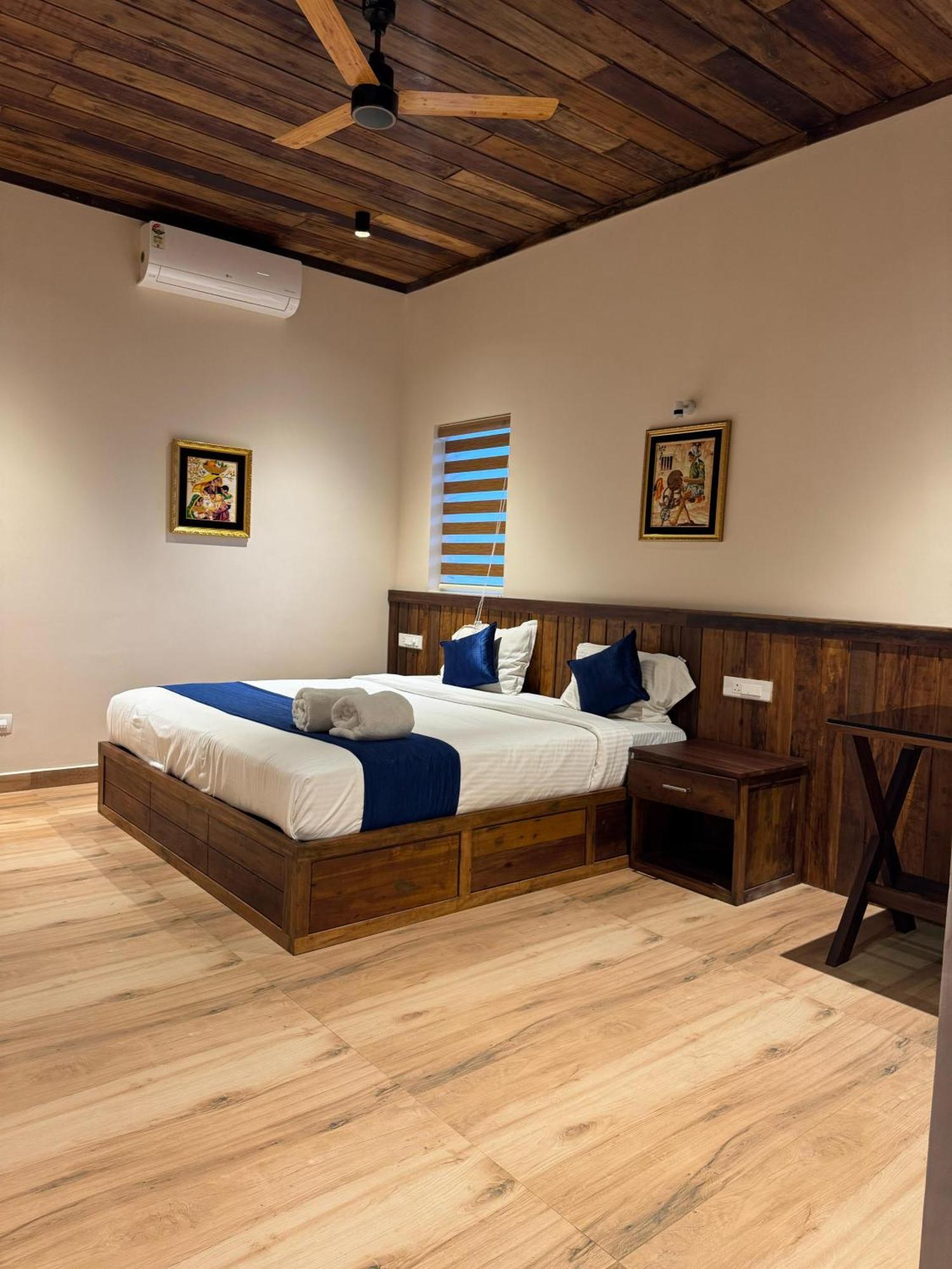 Munnar Blue Mist Bed & Breakfast Dış mekan fotoğraf