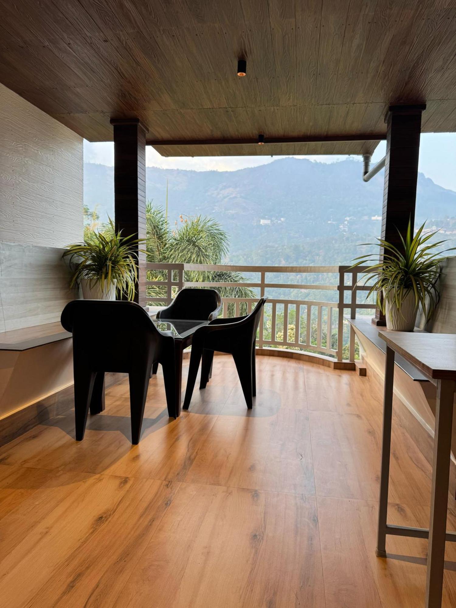 Munnar Blue Mist Bed & Breakfast Dış mekan fotoğraf