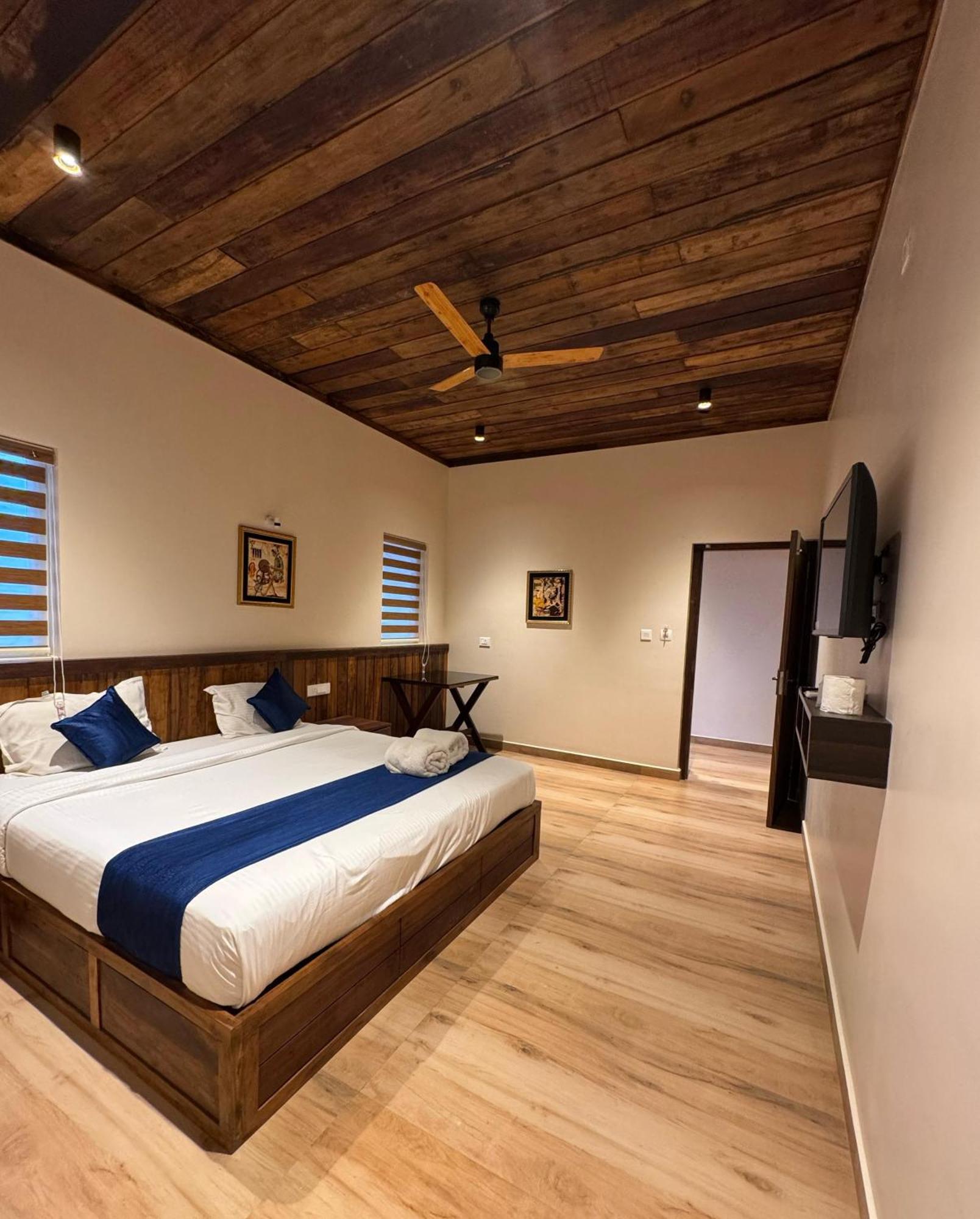 Munnar Blue Mist Bed & Breakfast Dış mekan fotoğraf